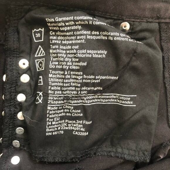 BDG Shorts Women's 28 Black High‑Rise Cheeky Studded Denim Cutoff Edgy Summer - Picture 11 of 11